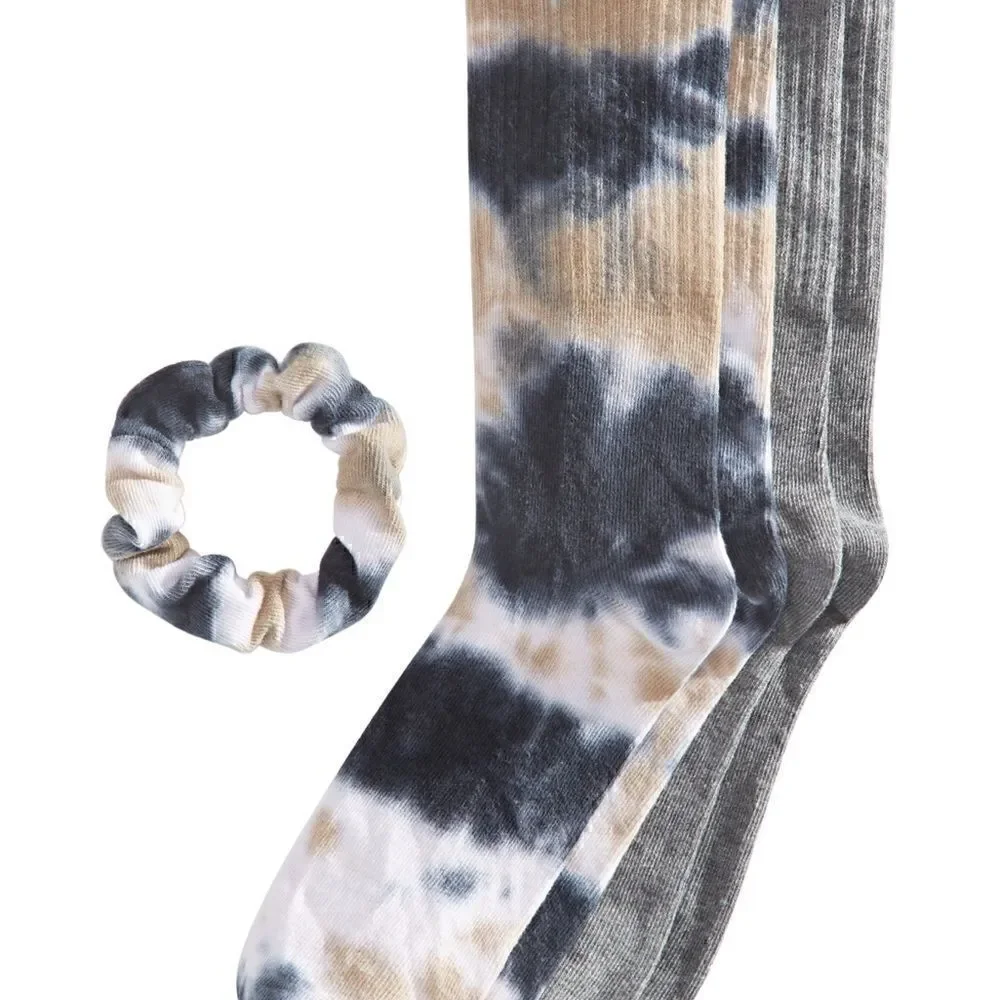 Jenni Women's 2 Pair Crew Socks & Scrunchie Set (Socks 9-11)